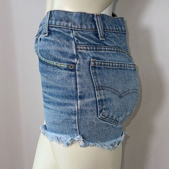 Vintage 70’s 80’s Orange Tab Light Wash Levis Student Fit Cut Off Shorts Size 28 - Picture 9 of 16